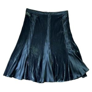 🇬🇧 NOUGAT LONDON moss green flowing silk and viscose skirt size 2 apparently 🙄